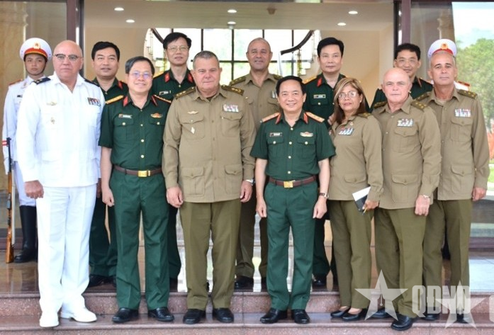 Thượng tướng Trịnh Văn Quyết hội kiến Chủ nhiệm Chính trị các Lực lượng vũ trang cách mạng Cuba